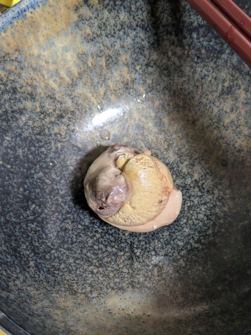 職場で貰った雛の入った卵を完食の画像