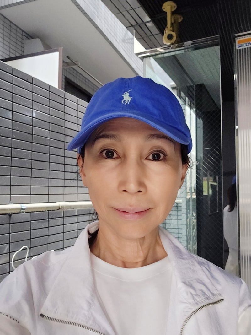 腰が低く優しい先生のお顔の矯正の画像