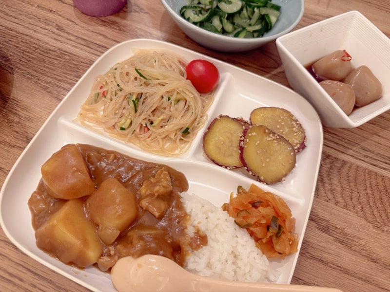 辻 カレーと春雨サラダ大学芋の画像