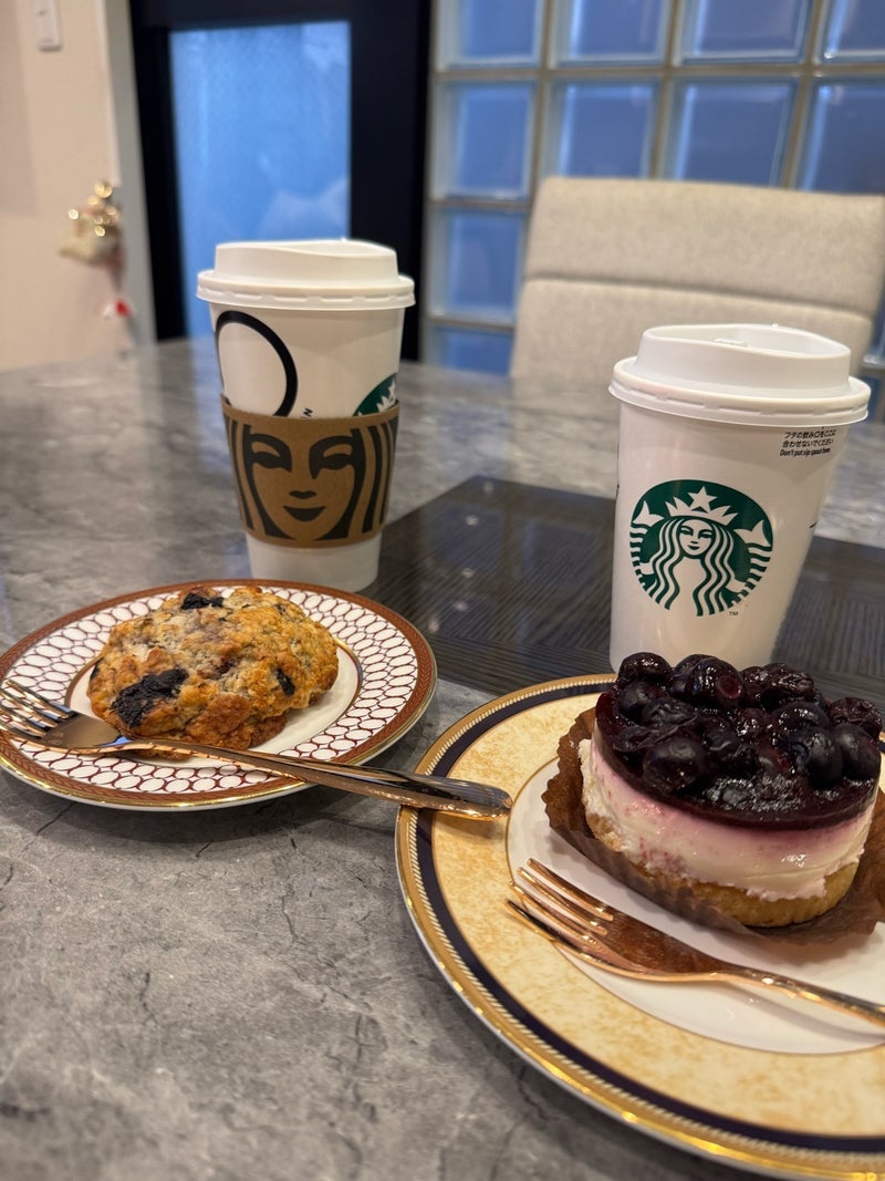 堀ちえみ 夫とスタバのおやつ堪能の画像