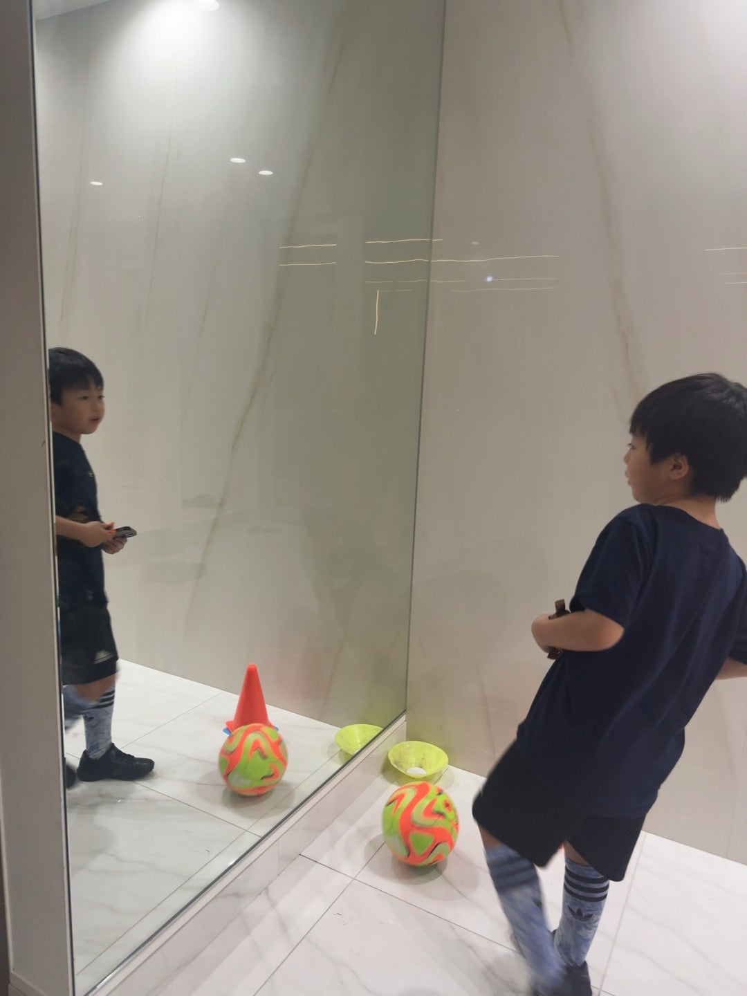 アレク 小さい妻のような息子