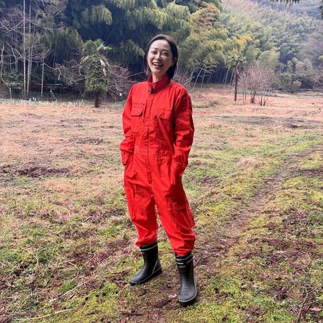 市井紗耶香 つなぎ姿で美味しいロケの画像