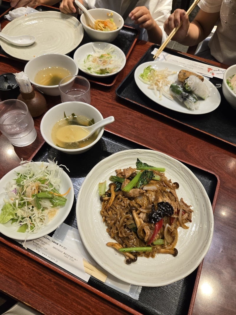みる前にみんなでいただいたランチの画像