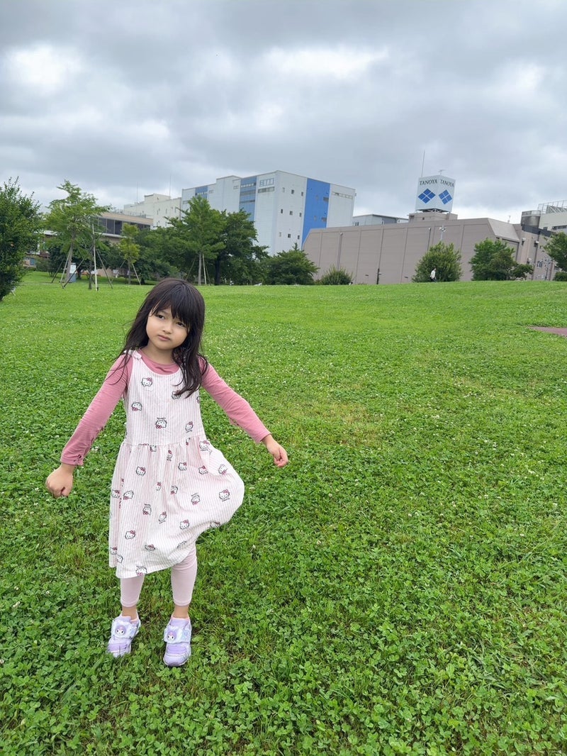 アレク 楽しそうなのんちゃんと美人の画像