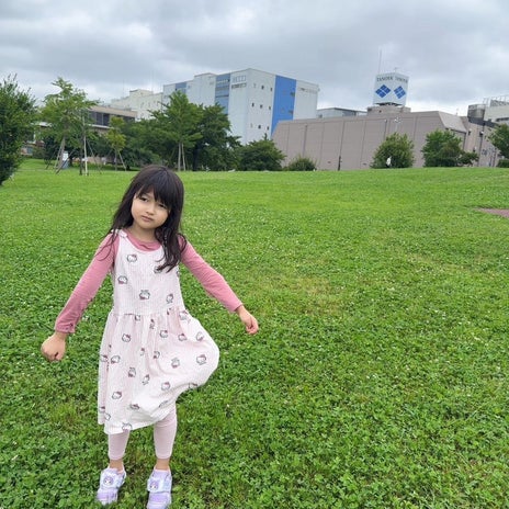 アレク 楽しそうなのんちゃんと美人の画像