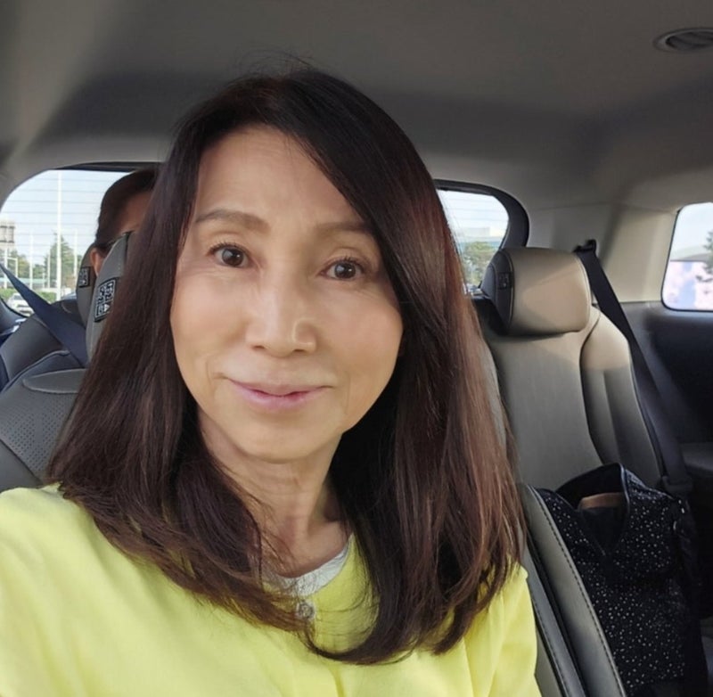 モト冬樹 友人と韓国旅行中の妻の画像