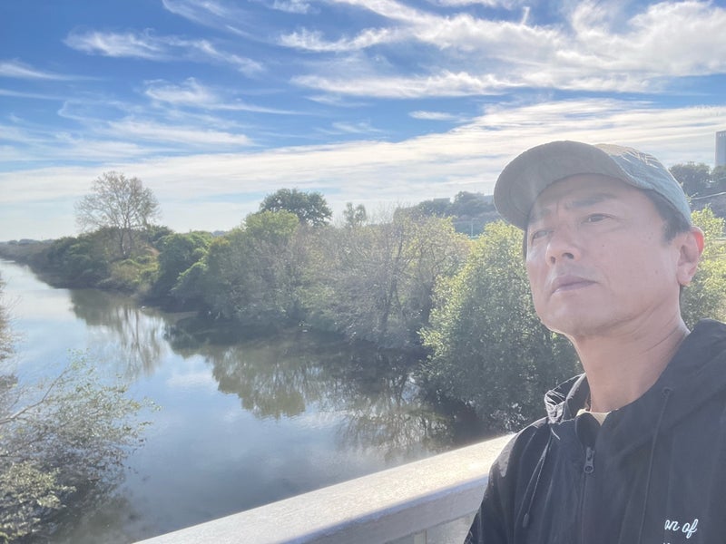 原田龍二 愛猫と触れ合ったひとときの画像