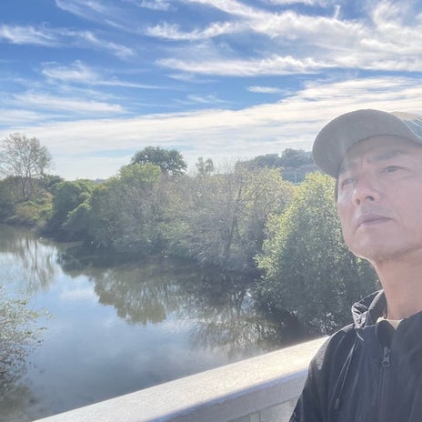 原田龍二 愛猫と触れ合ったひとときの画像