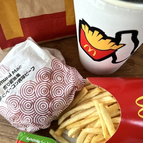 マックで驚いた約1kgある飲み物の画像
