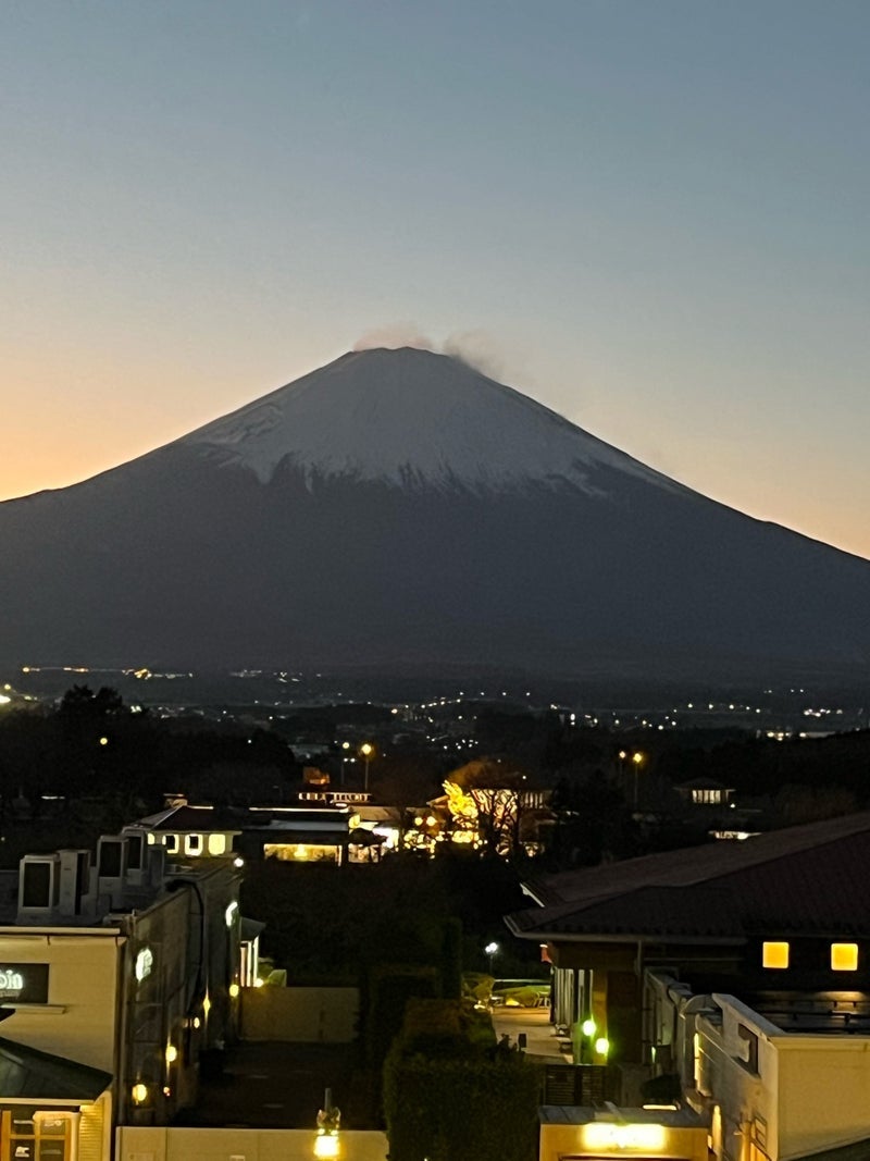 夫のせいで恥ずかしい服装で挨拶の画像