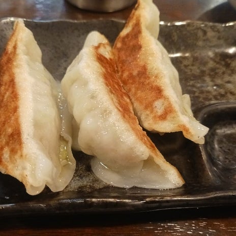 娘がモリモリ食べたラーメンと餃子の画像