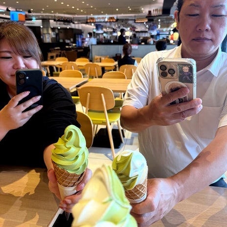 片岡愛之助 SAでソフトで乾杯の画像
