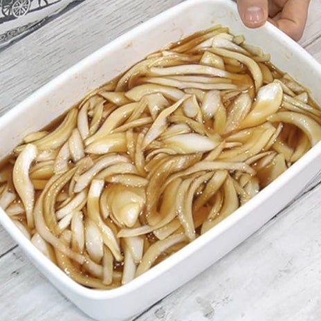 切って漬けるだけの玉ねぎ漬けの画像