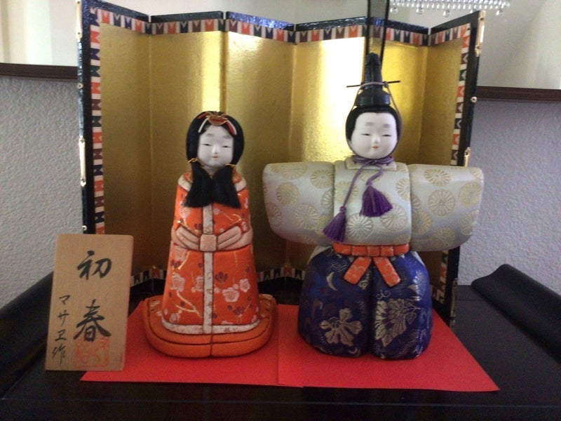 色褪せが愛おしく思えるお雛様の画像