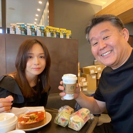 若乃花 妻とスタバで食べる朝食の画像