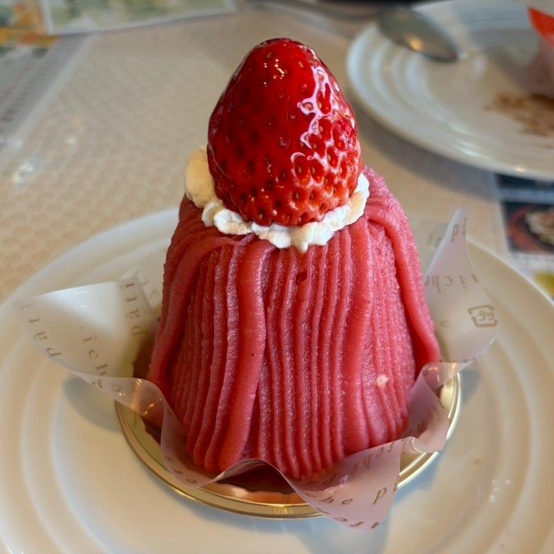 1200円ケーキは悩むが美容液即決の画像