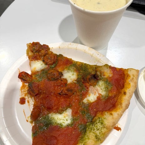 上原さくら コストコへお買い物の画像