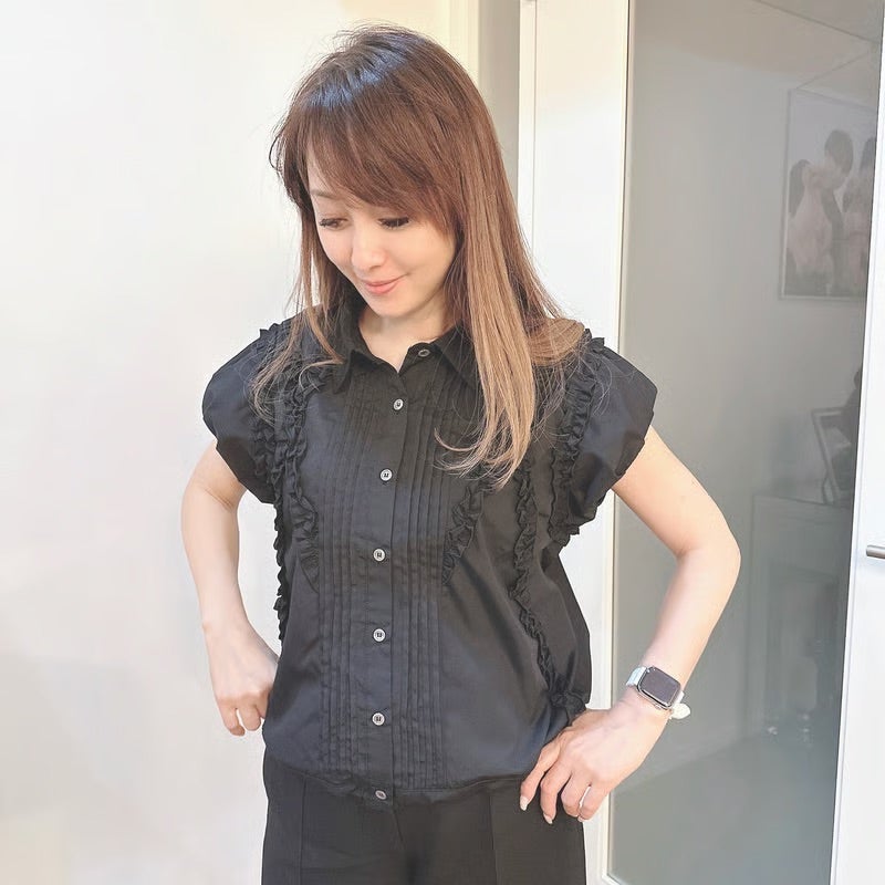 美奈代 愛用のフリルが可愛いブラウスの画像