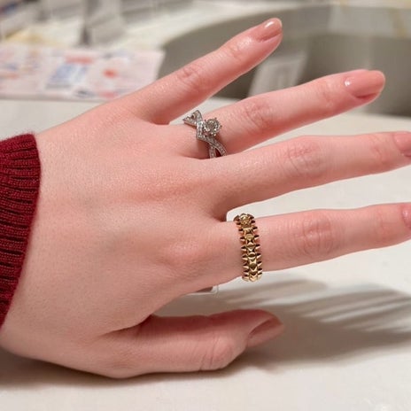 サイズ直しで悩むヴァンクリ婚約指輪の画像