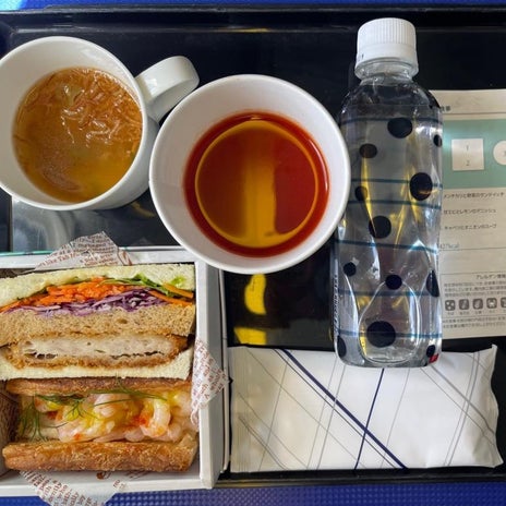 ANAプレミアムクラスの機内食の画像