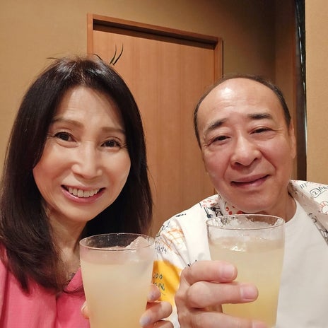 お寿司屋さんでの10人での食事会の画像