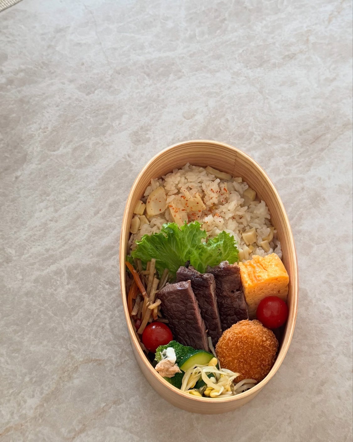 若乃花妻しばらく休みになる弁当