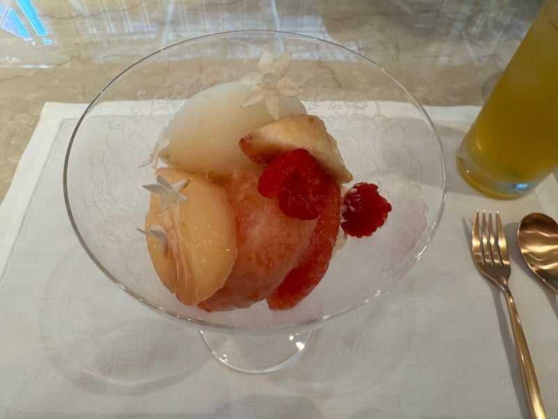 誕生日ギフトで食べたホテルのパフェの画像