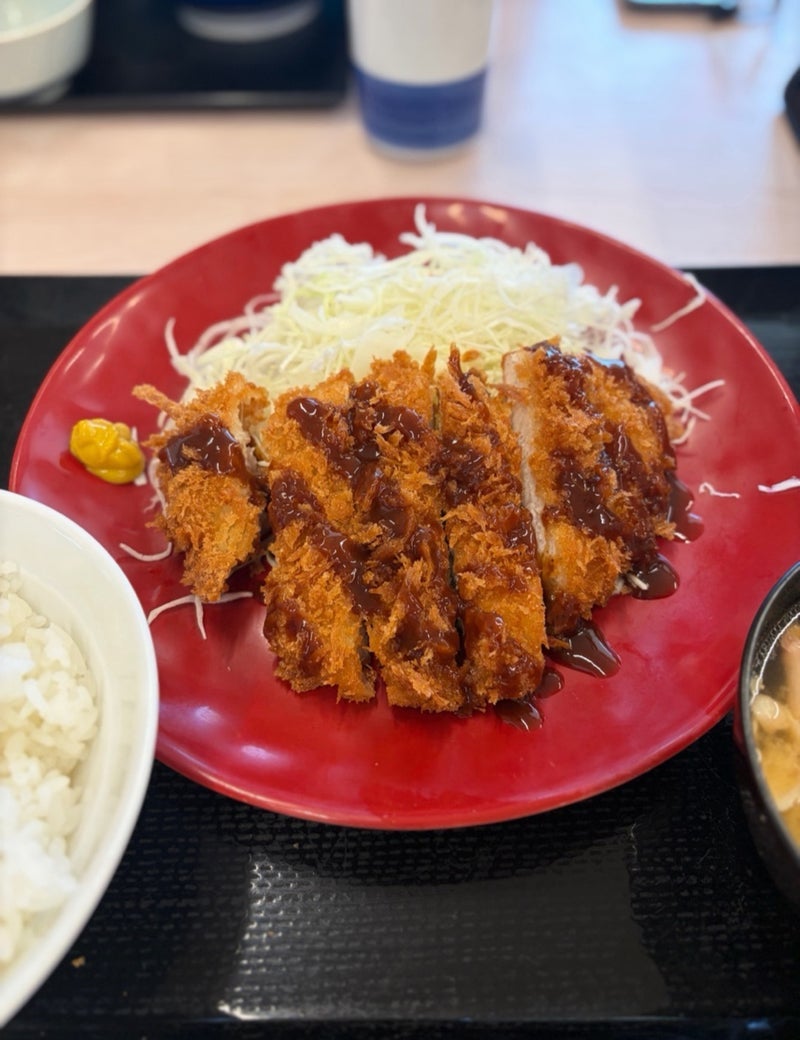 人混みで疲れて食べたロースかつ定食の画像