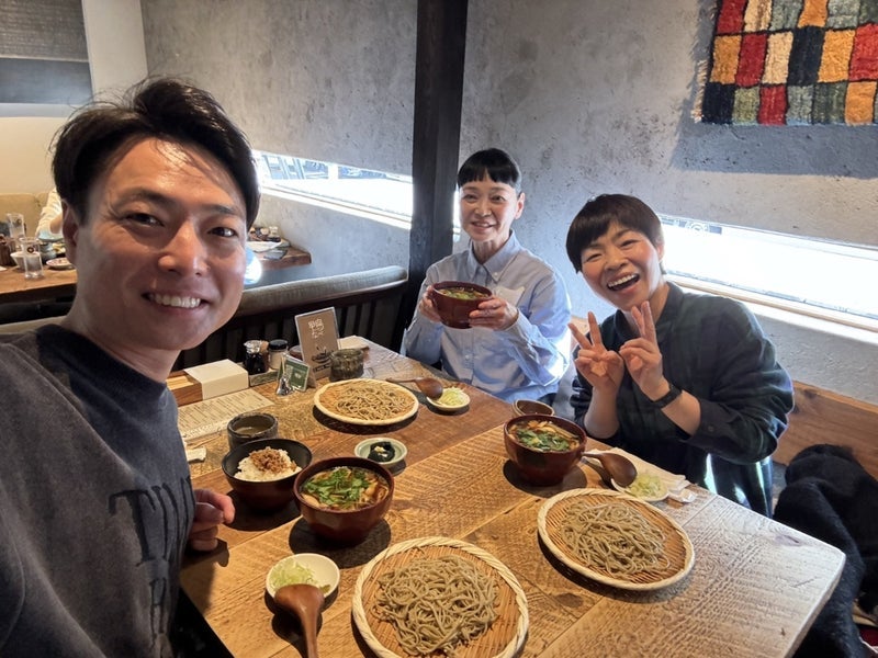 山田花子 共演者とランチのお蕎麦の画像