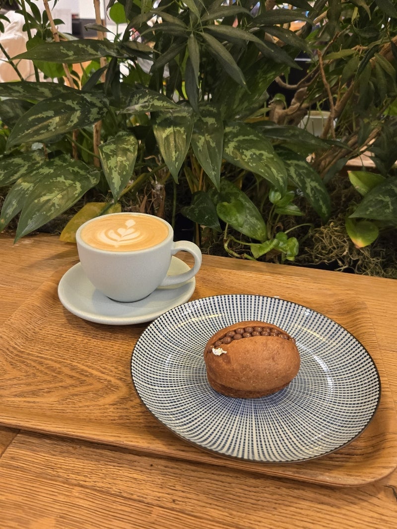 ネイルチェンジ前の10分だけのカフェの画像
