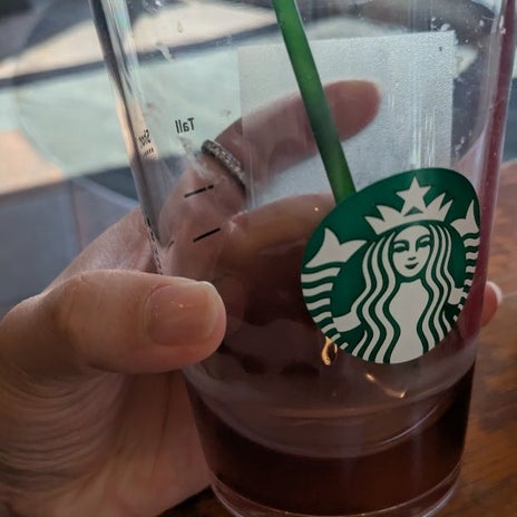 濃い麦茶みたいな感じのコーヒーの画像
