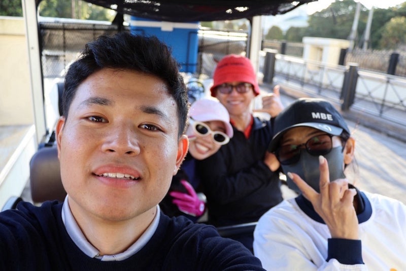 薬丸裕英 家族全員で初のゴルフの画像