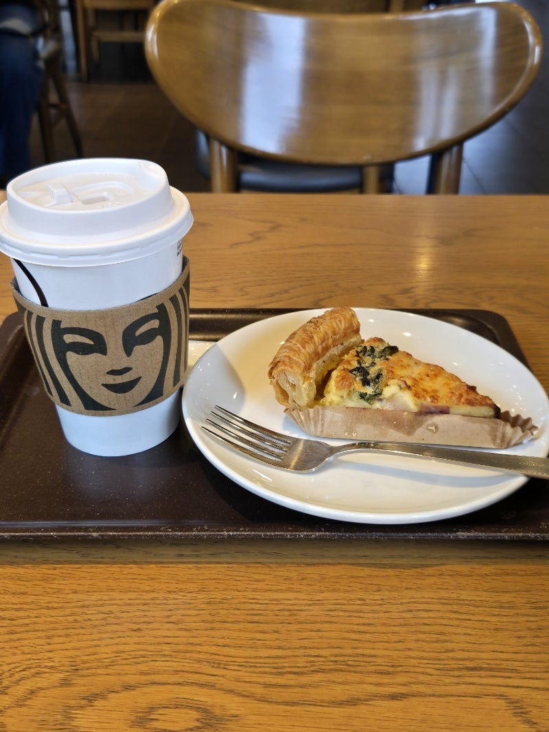 久々に食べたやはり美味しいキッシュの画像