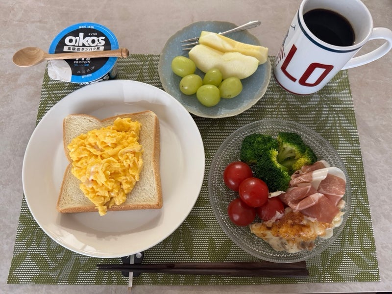 若乃花 グラタンとトースト等の朝食の画像