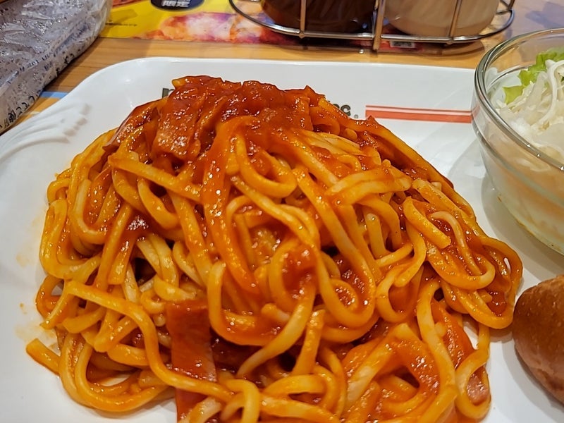 コメダのボリューミーな王道ナポリタンの画像