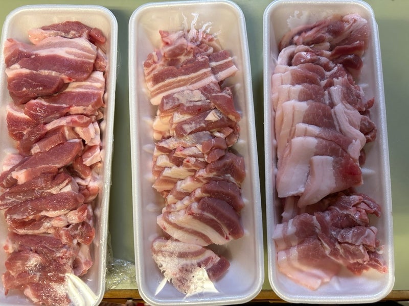 肉屋でスライスしてもらった豚バラ2kgの画像