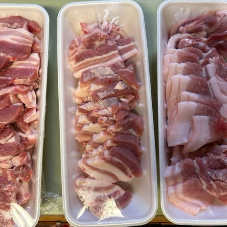 肉屋でスライスしてもらった豚バラ2kgの画像