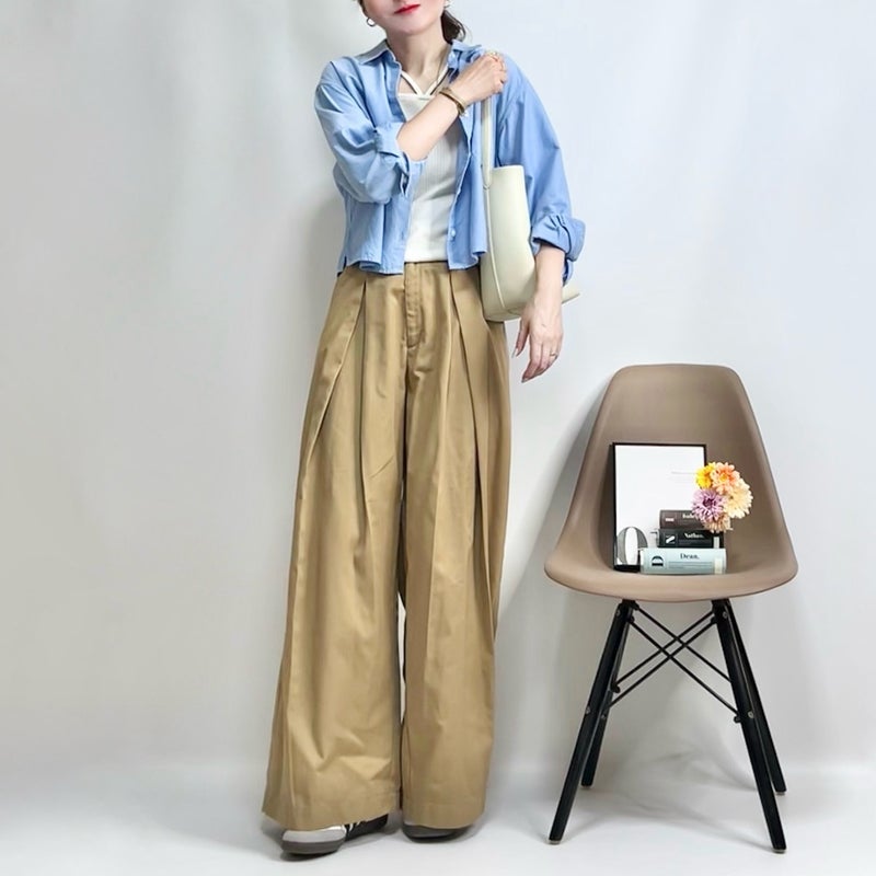 脚長効果がスゴイシャツとパンツの画像