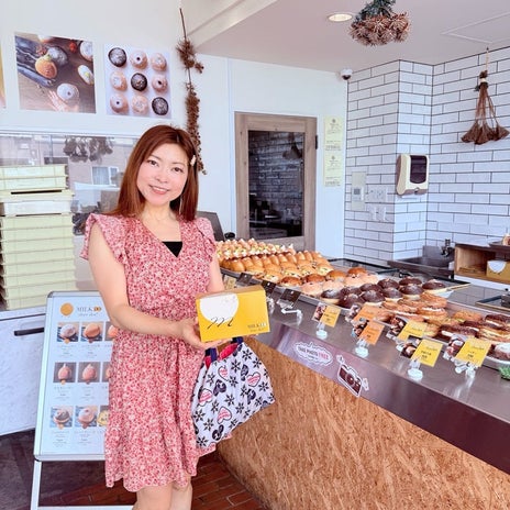 お店で手作りの感動するスコーンの画像