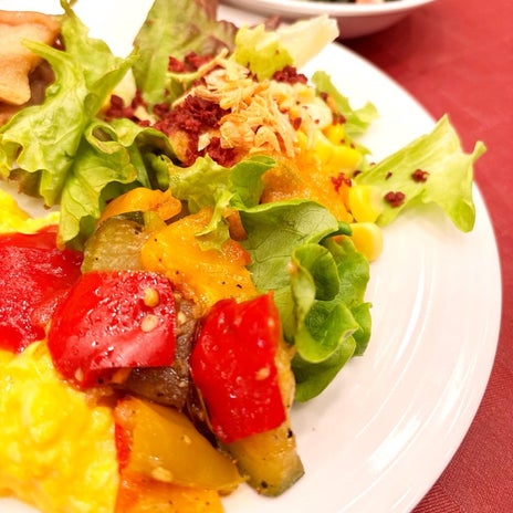 酒井彩名 子ども達が大喜びの食事の画像