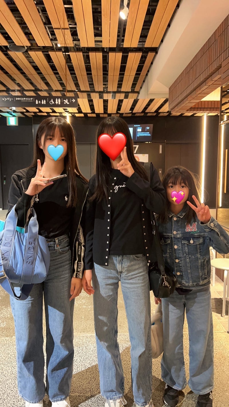 娘達とカフェに行って映画鑑賞