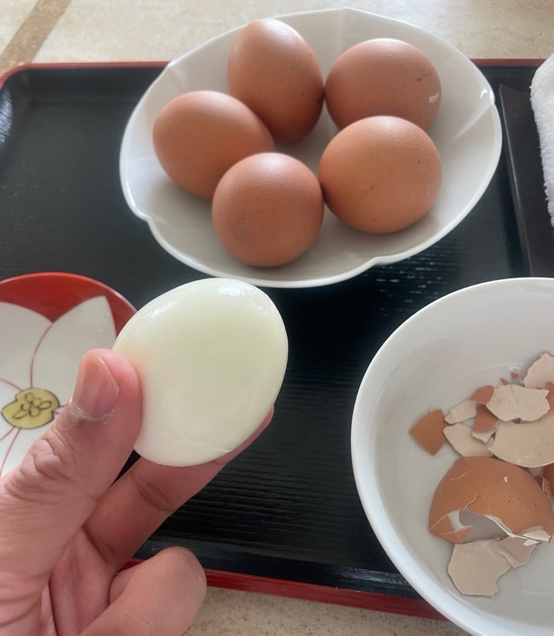 團十郎 一時帰宅し朝食にゆで卵の画像