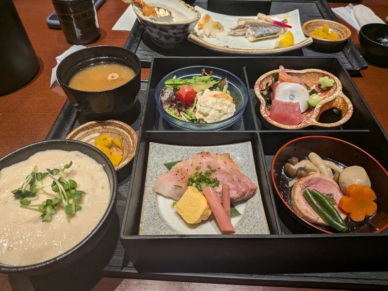 上げ膳据え膳で増えてしまった外食の画像