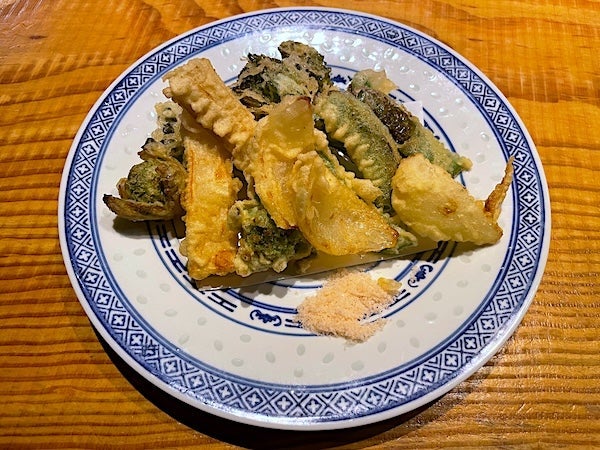 春の香りと苦味がたまらない天プラの画像