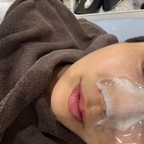 娘に言われ気にしているママの毛穴の画像