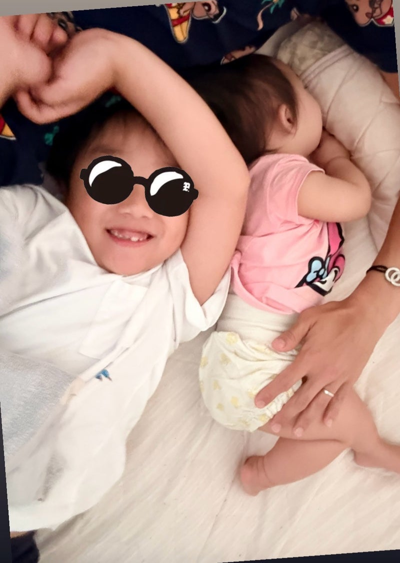 杉浦太陽 ゴロゴロしている子ども達の画像