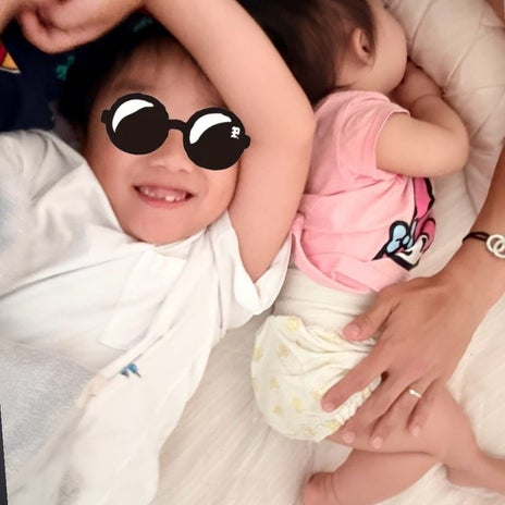 杉浦太陽 ゴロゴロしている子ども達の画像