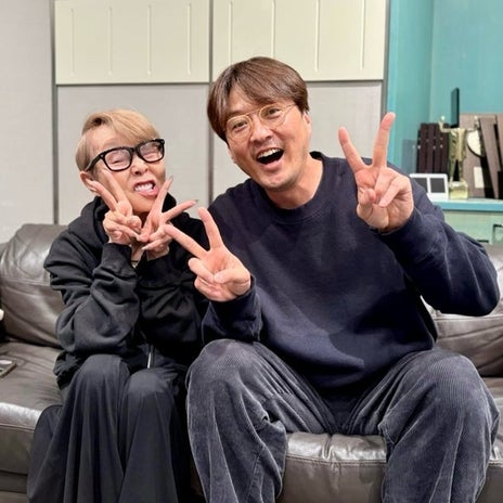 研ナオコ 貰った非売品のパーカーの画像