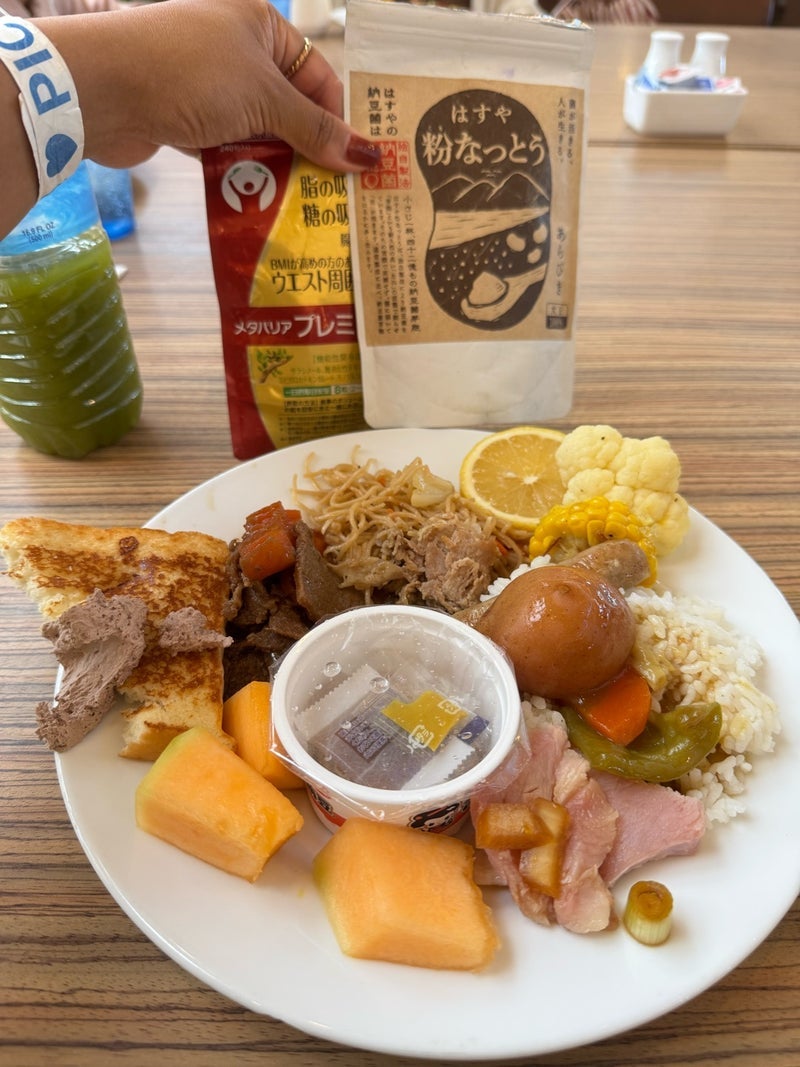 クロ グアムの朝食で娘がとった行動の画像