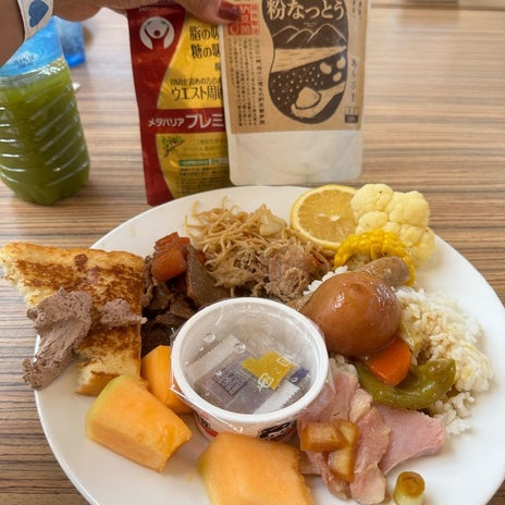 クロ グアムの朝食で娘がとった行動の画像